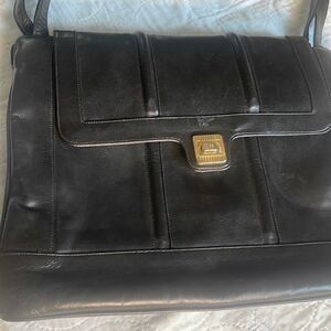 Beautiful Vintage Lou Taylor Italy Black Leather Bag